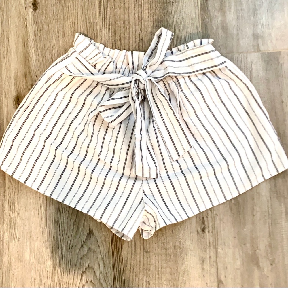 Paper bag striped shorts